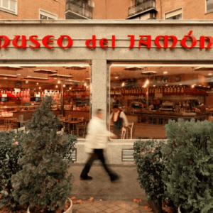 fachada del museo del jamón en madrid