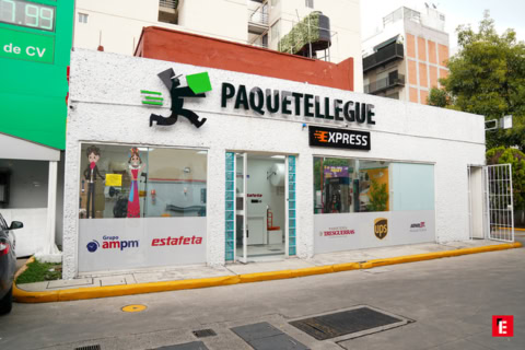 fachada de paquetería paquetellegue express en ciudad