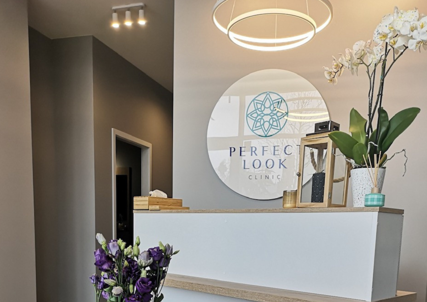 recepcja perfect look clinic – nowoczesne wnętrze