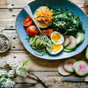 salade healthy à lavocat et Œuf mollet