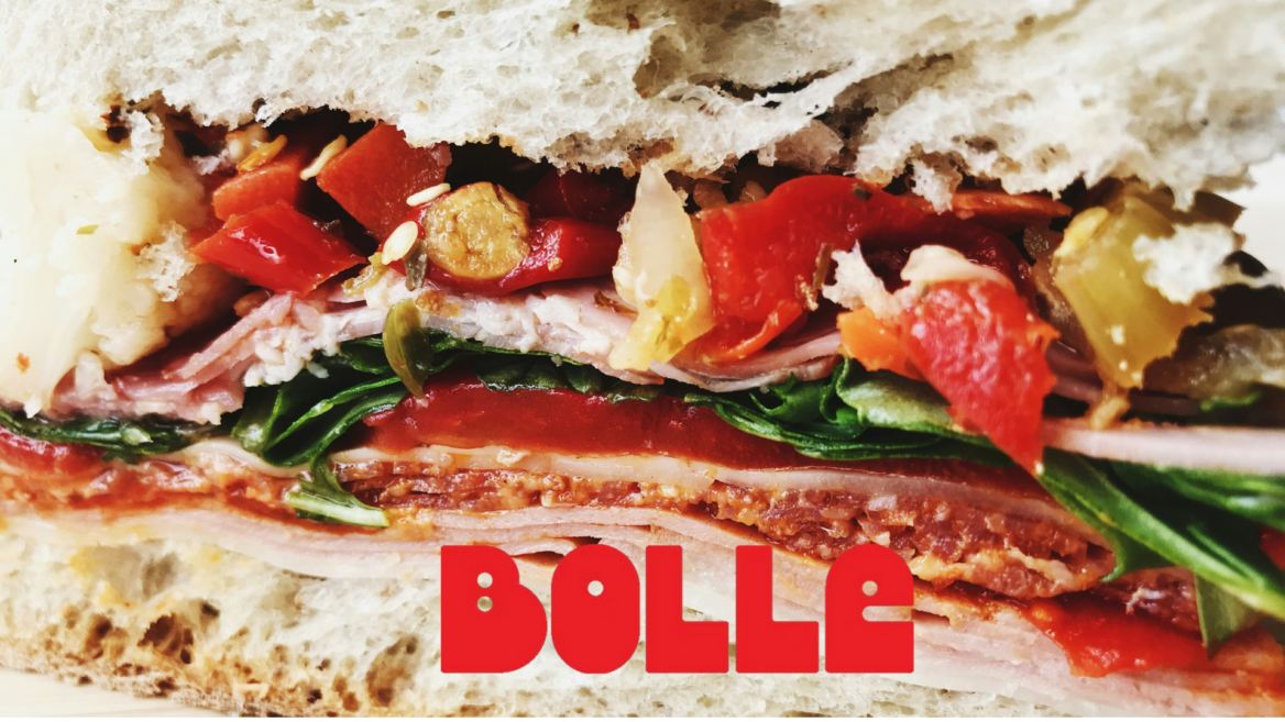 sandwich querschnitt mit gemüse und bolle