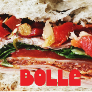 sandwich querschnitt mit gemüse und bolle