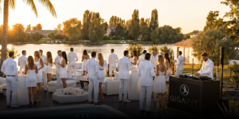soirée chic en blanc au bord de l’eau