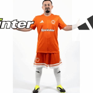 kit de fútbol naranja sprinter adidas en estudio