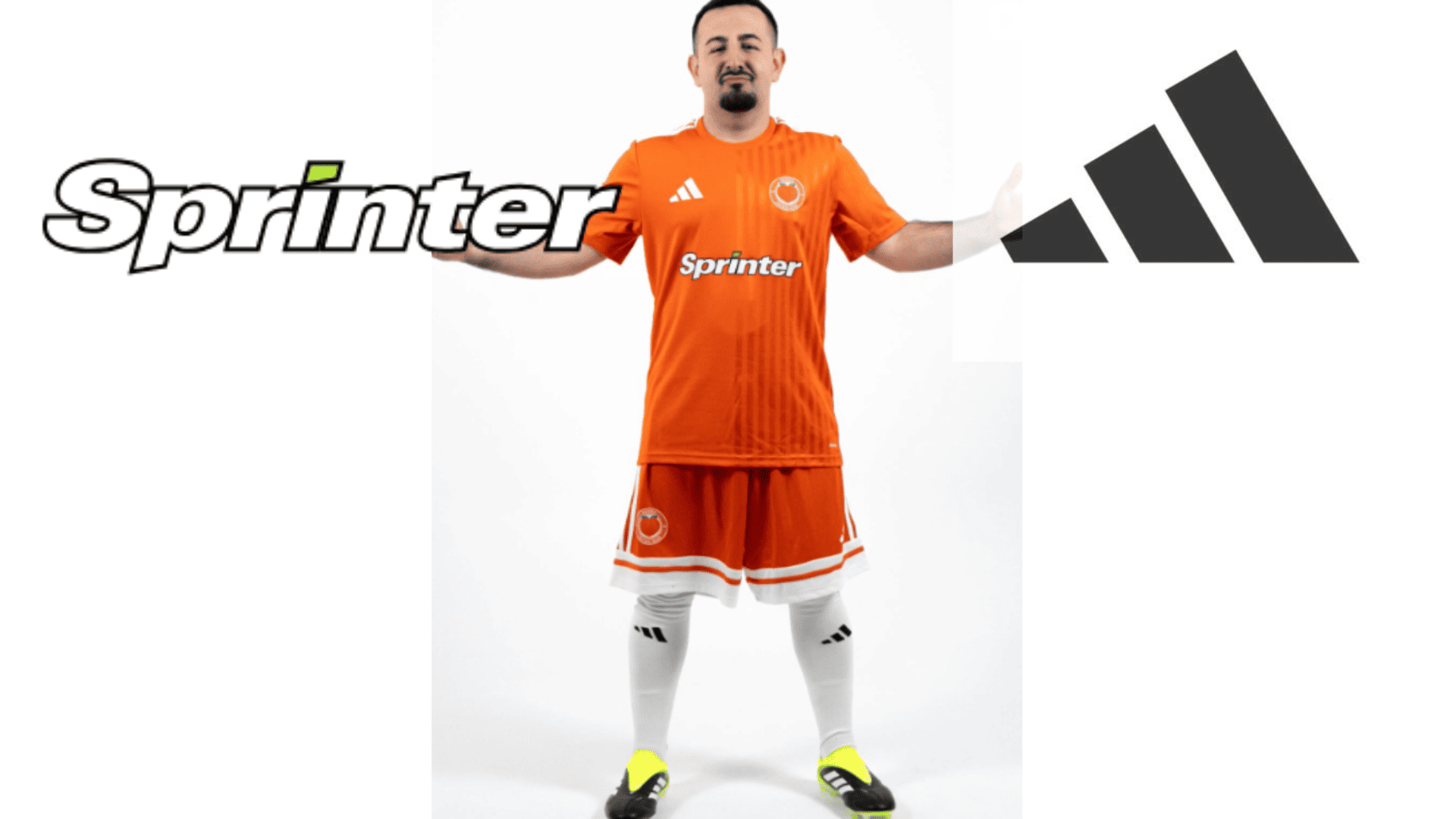 kit de fútbol naranja sprinter adidas en estudio