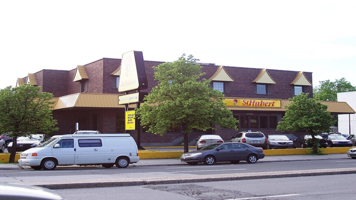 restaurant st hubert, façade extérieure et stationnement