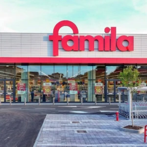supermercato famila moderno con facciata grigia