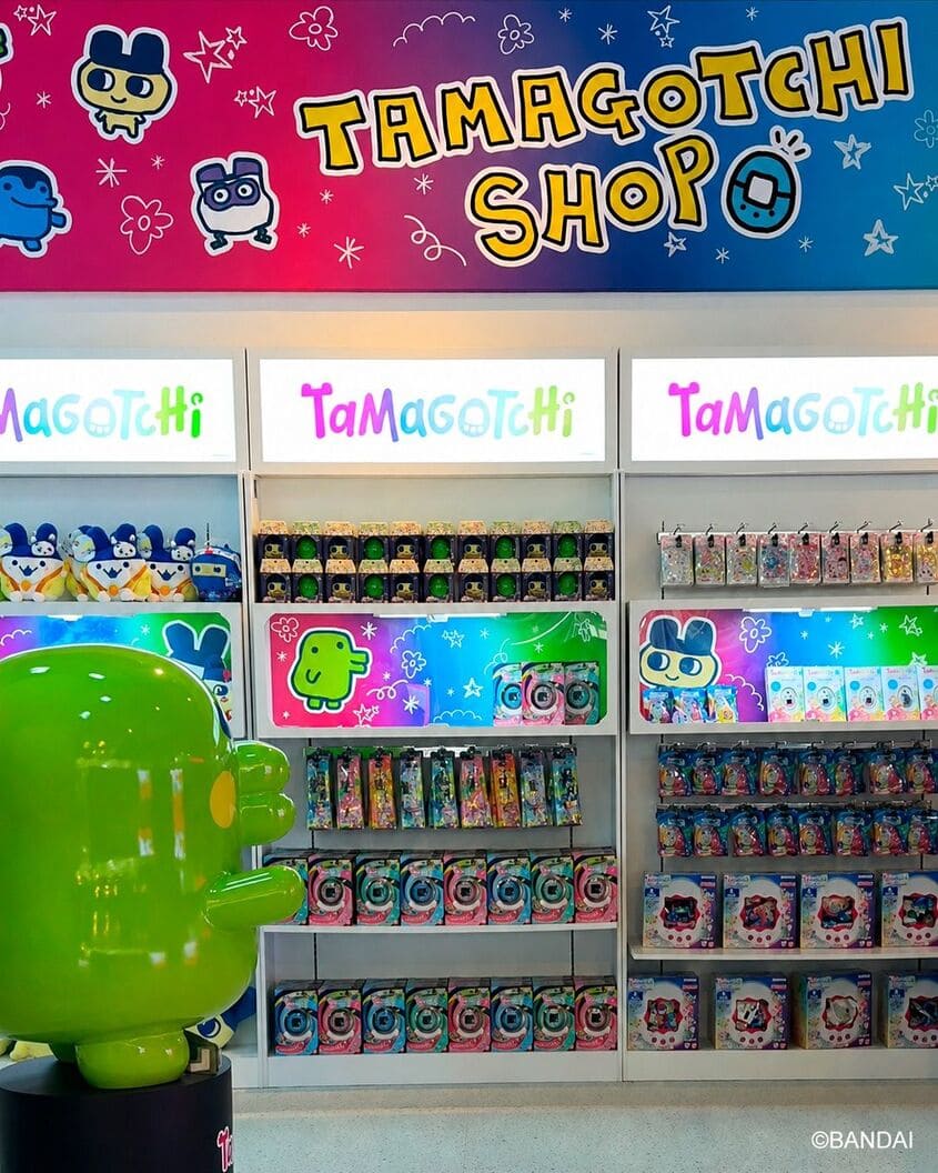tienda tamagotchi: exhibición colorida de coleccionables