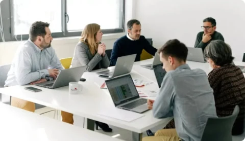 réunion d’Équipe dans un bureau moderne