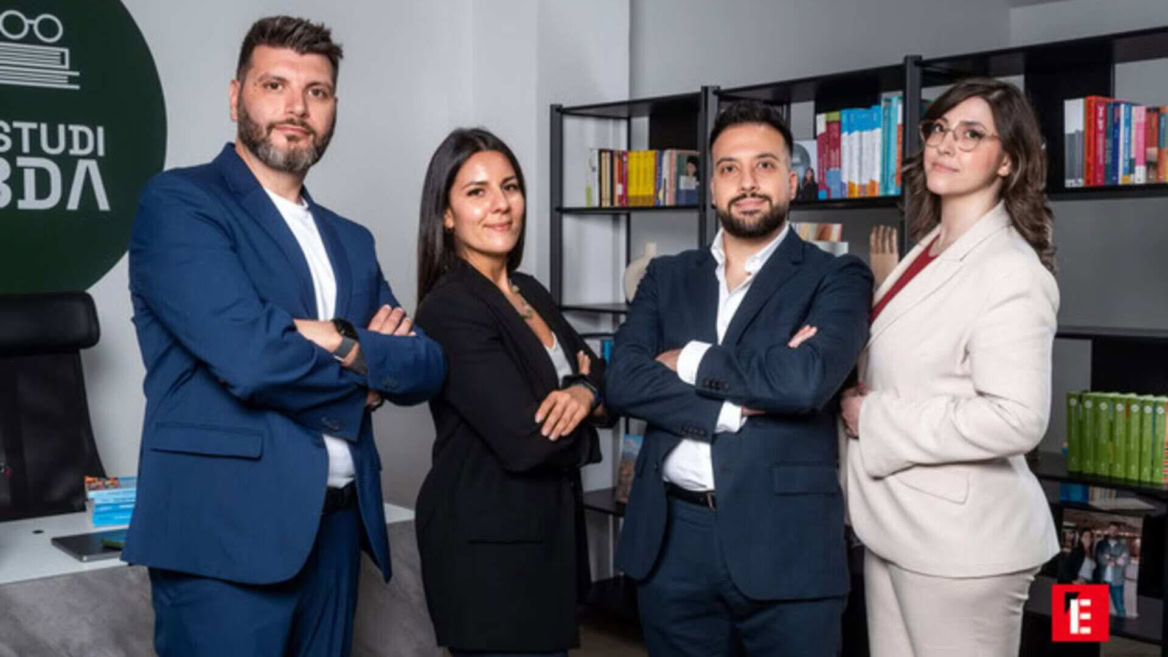 team professionale in ufficio moderno