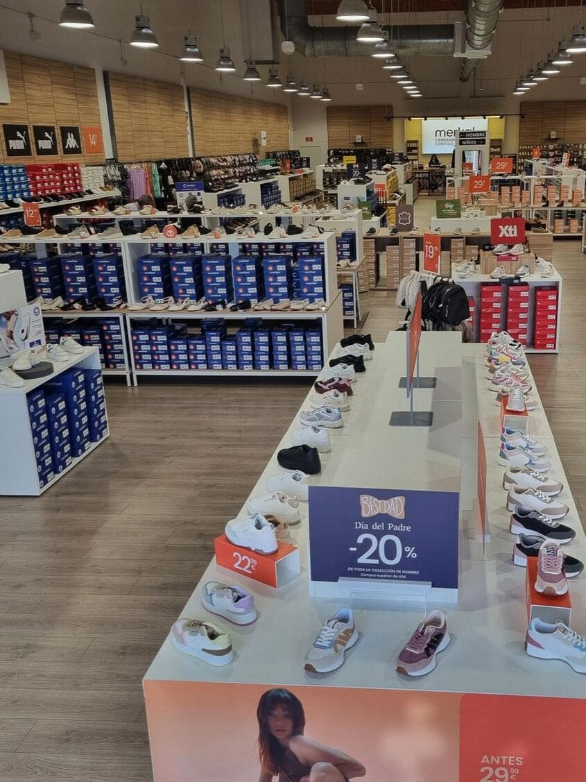 tienda de zapatillas en oferta con marcas puma y xti