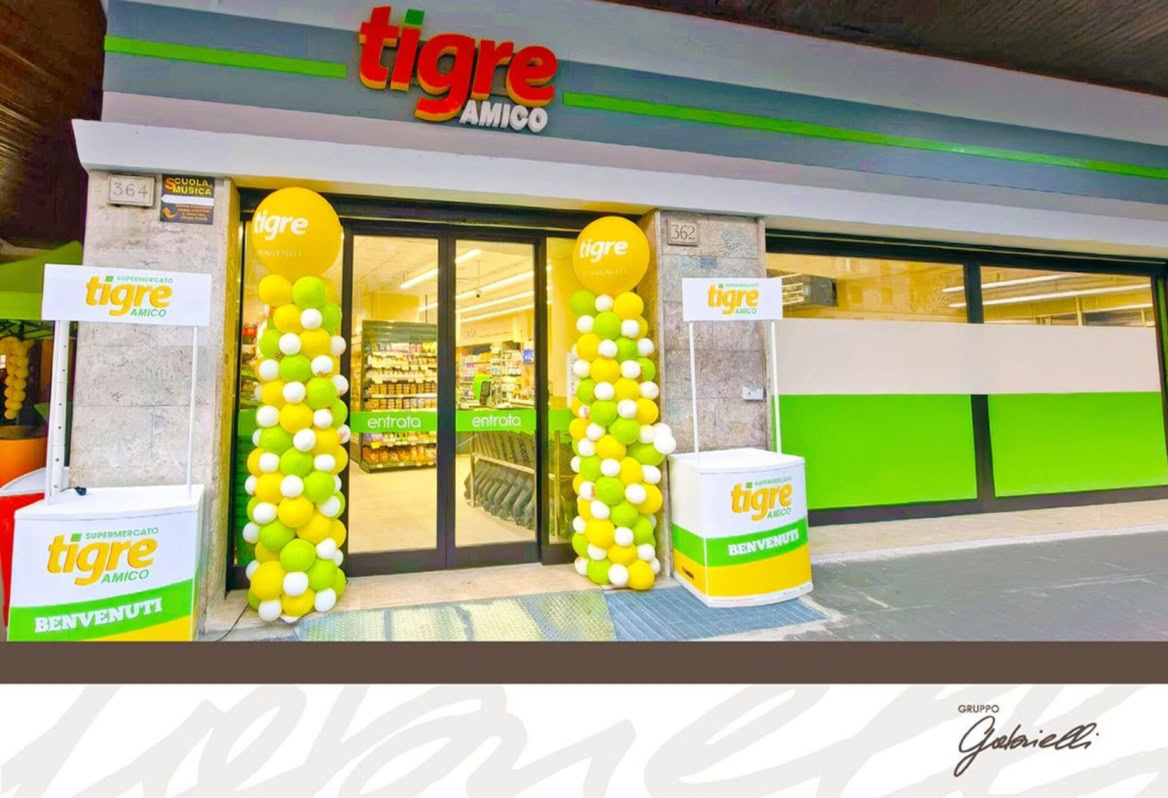 inaugurazione tigre amico con palloncini festivi