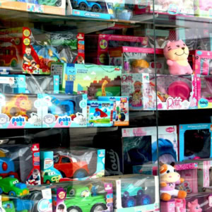 vitrine de jouets colorés pour enfants