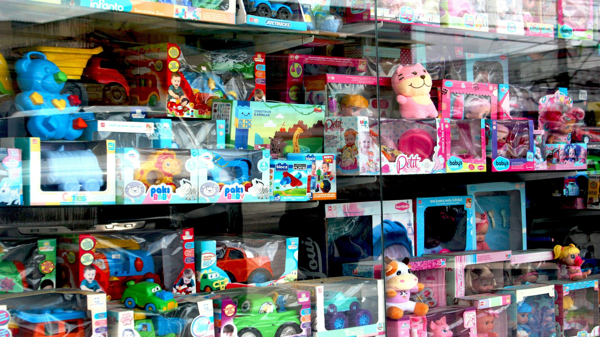vitrine de jouets colorés pour enfants
