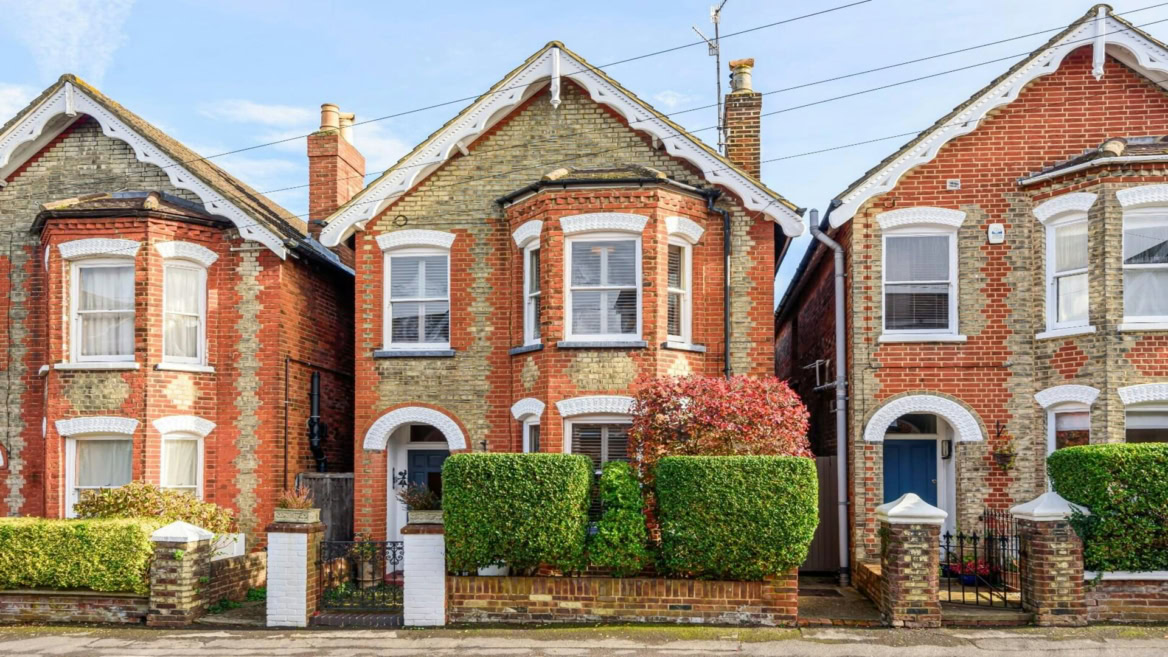 victorian brick terraced houses with front gardens
