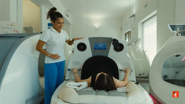 sala benessere con macchina per trattamento corpo