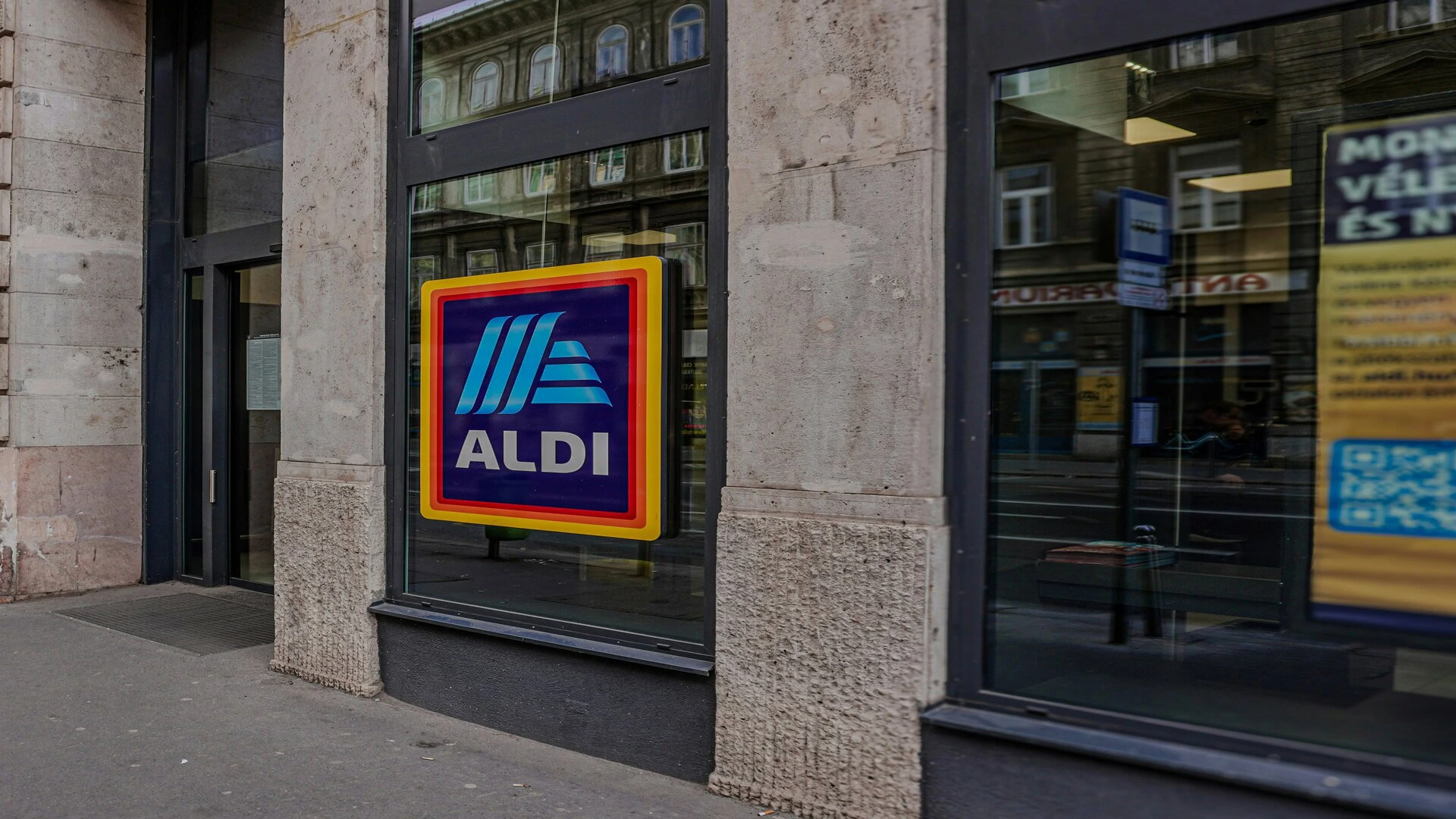 Aldi plans £900m investment and 40 new UK stores