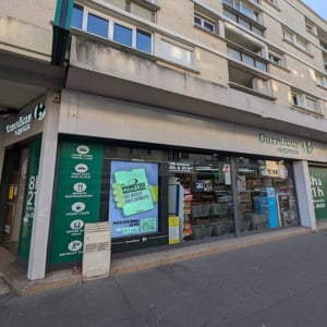 façade carrefour express en centre ville