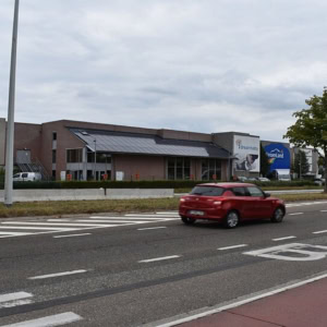 centre commercial colruyt et route urbaine
