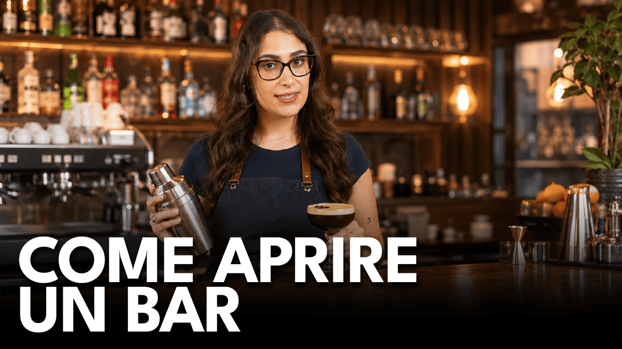 come aprire un bar: barista e cocktail