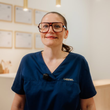 professionnelle laserel en clinique esthétique moderne