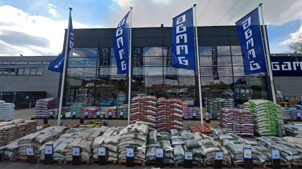 magasin jardin et matériaux, palettes en extérieur