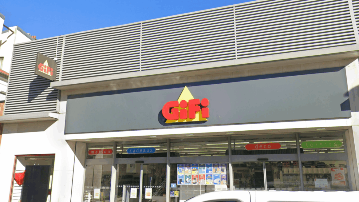 façade gifi moderne sous le soleil