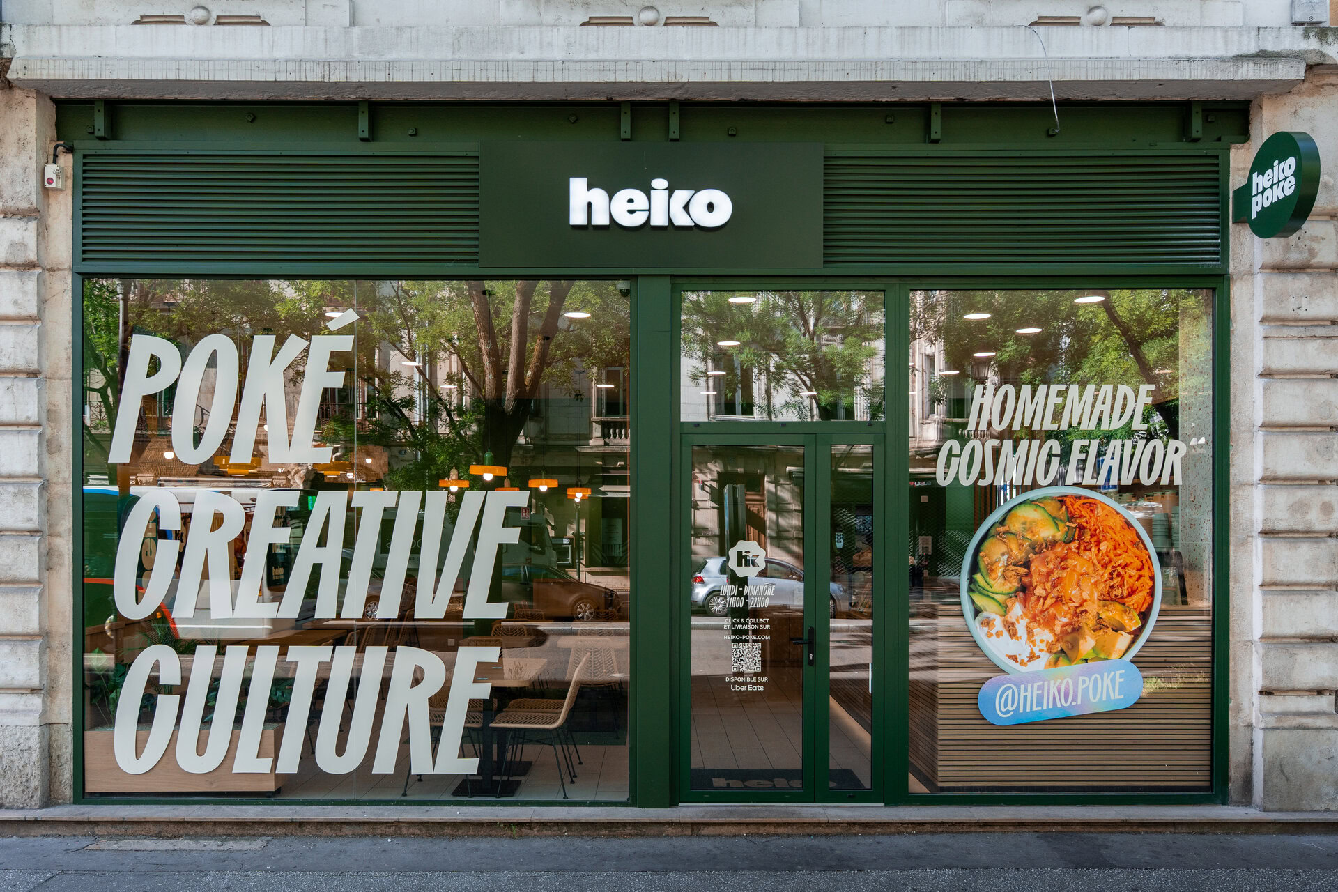 façade moderne du restaurant heiko poke