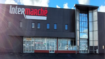 façade moderne du supermarché intermarché