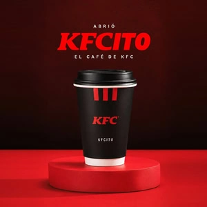 kfcito : café kfc sur podium rouge