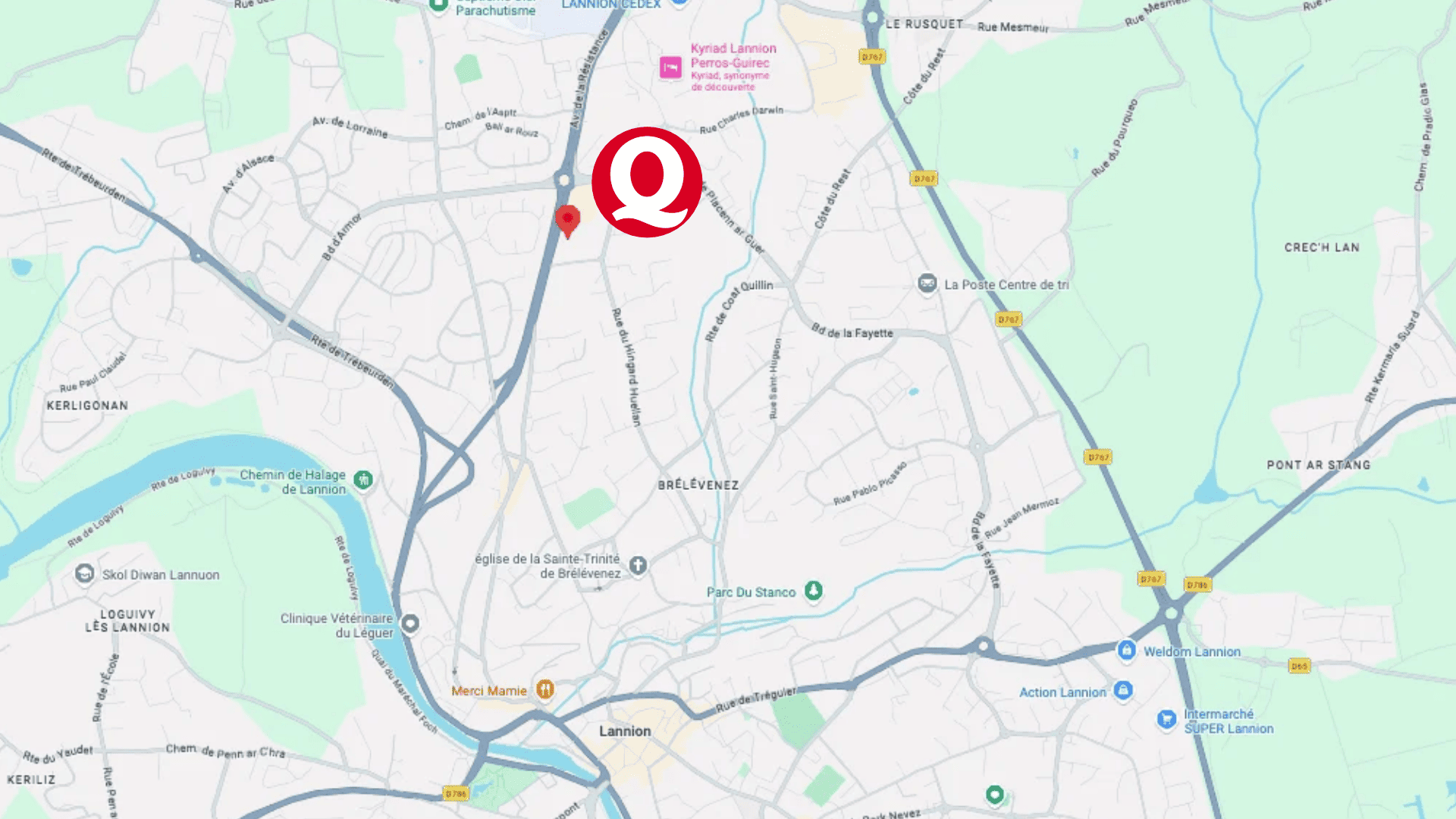 carte de lannion avec repère rouge au centre ville
