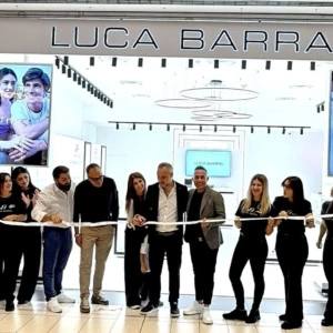 inaugurazione boutique luca barra con nastro e palloncini