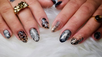 luxury nail art and gold rings