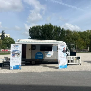 camion professeur truck de soutien scolaire en plein air