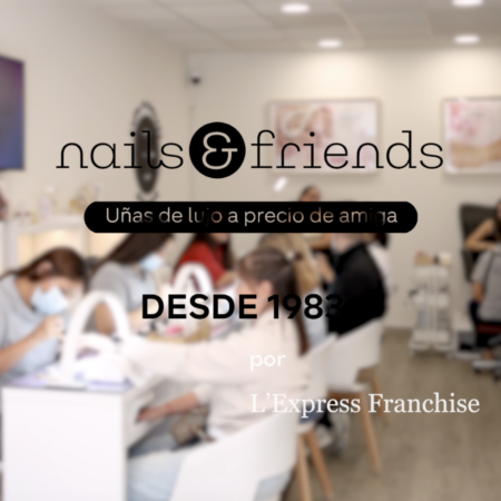 salón de uñas moderno: lujo y amigas
