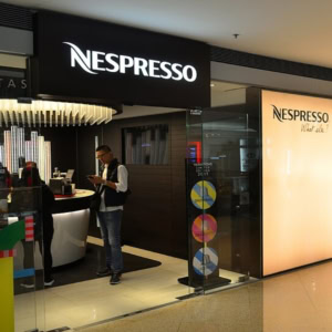boutique nespresso en centre commercial, george clooney