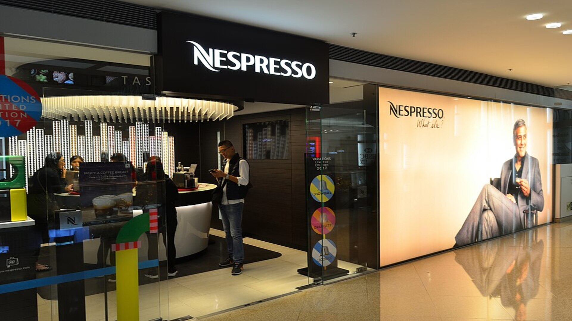 boutique nespresso en centre commercial, george clooney