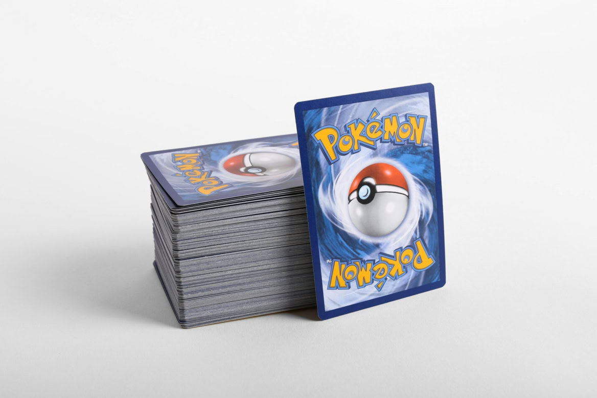 pile de cartes pokémon, dos classique bleu