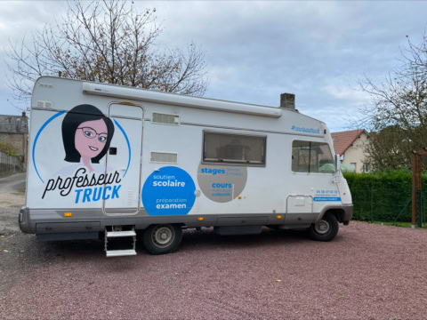 professeur truck : camion de soutien scolaire mobile