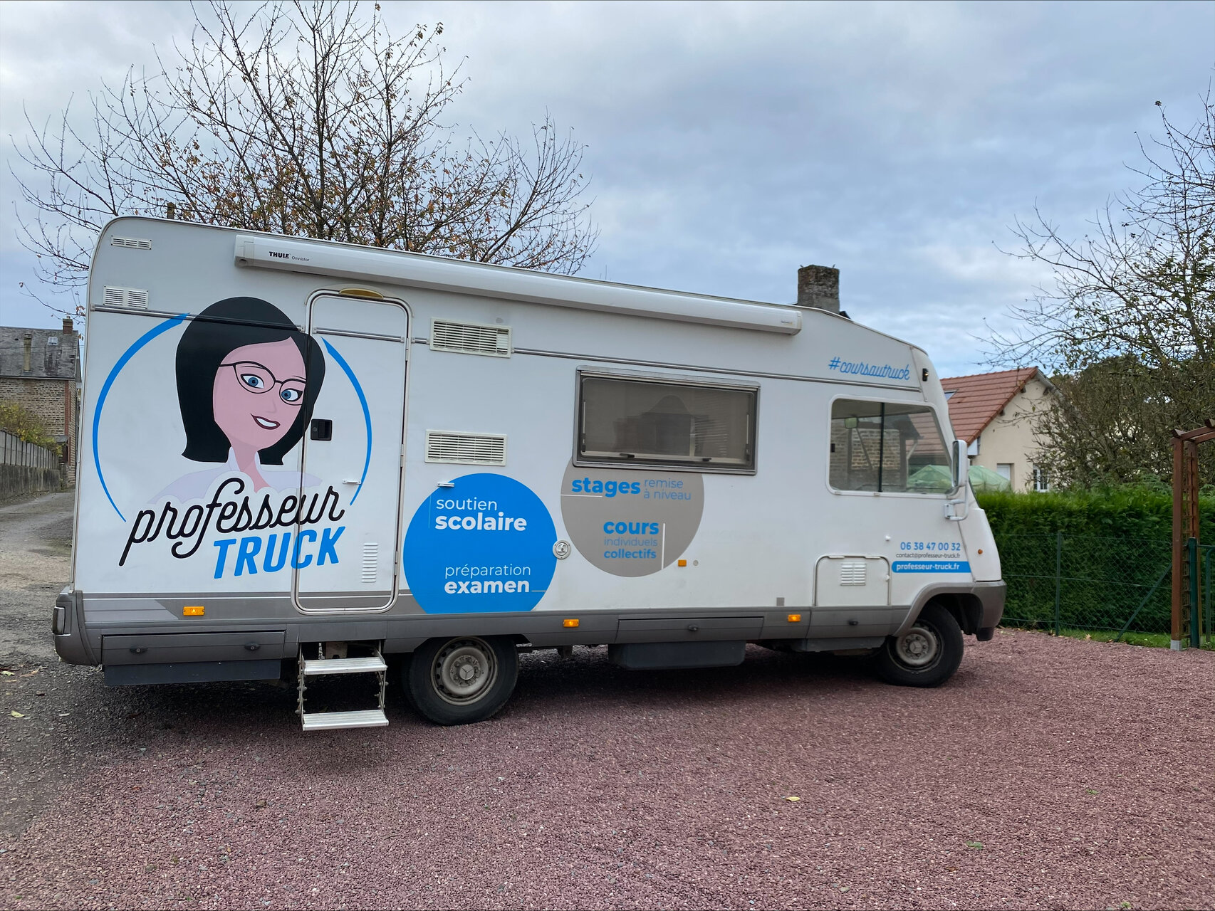 professeur truck : camion de soutien scolaire mobile