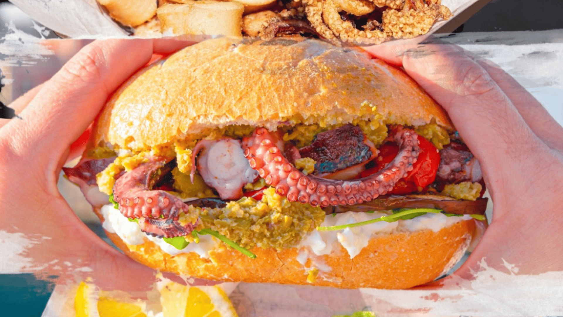 panino gourmet al polpo e frutti di mare