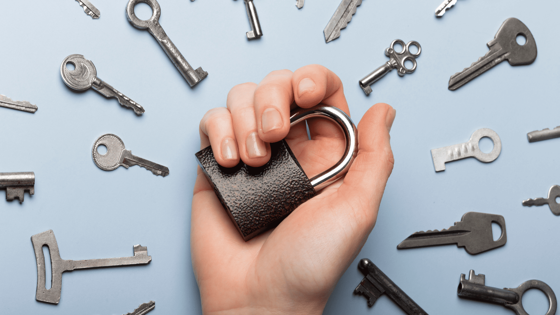 candado y llaves: seguridad y acceso