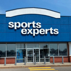 façade du magasin sports experts bleu et moderne