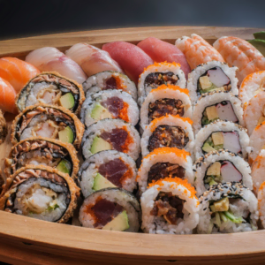sushi boat mit nigiri, maki und frischem fisch