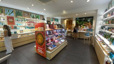 Yves Rocher 01