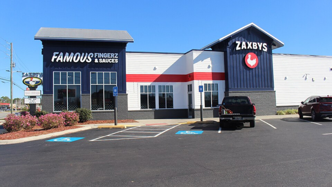 zaxby’s restaurant exterior with parking lot and signage