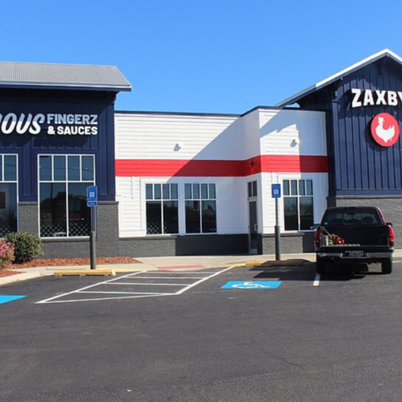 zaxby’s restaurant exterior with parking lot and signage